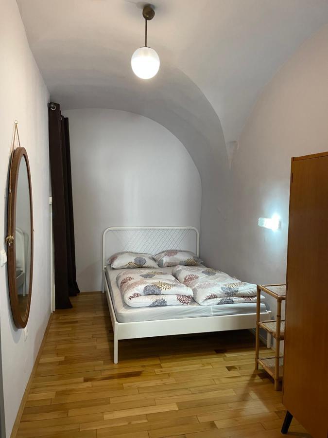 Vintage Charm Apartment Любляна Екстер'єр фото
